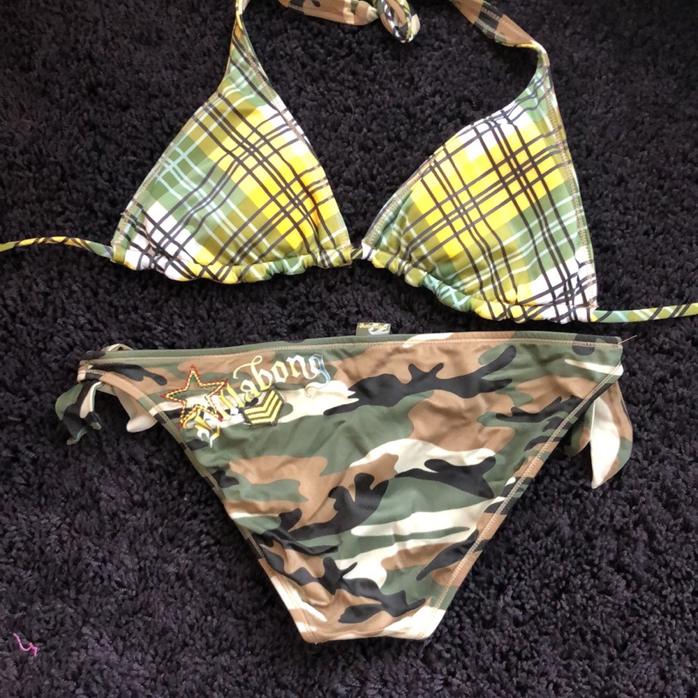 Billabong camo bikini !! - Picture 3 of 3